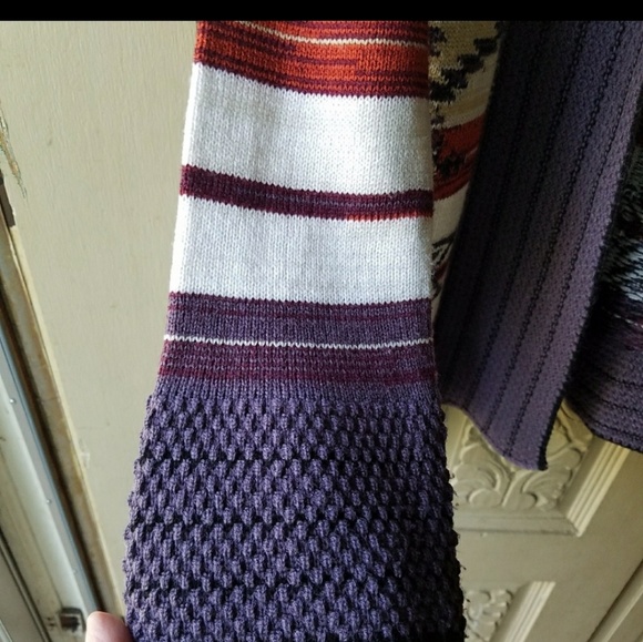 BCBGMAXAZRIA TRIBAL SWEATER SIZE L - Picture 5 of 8